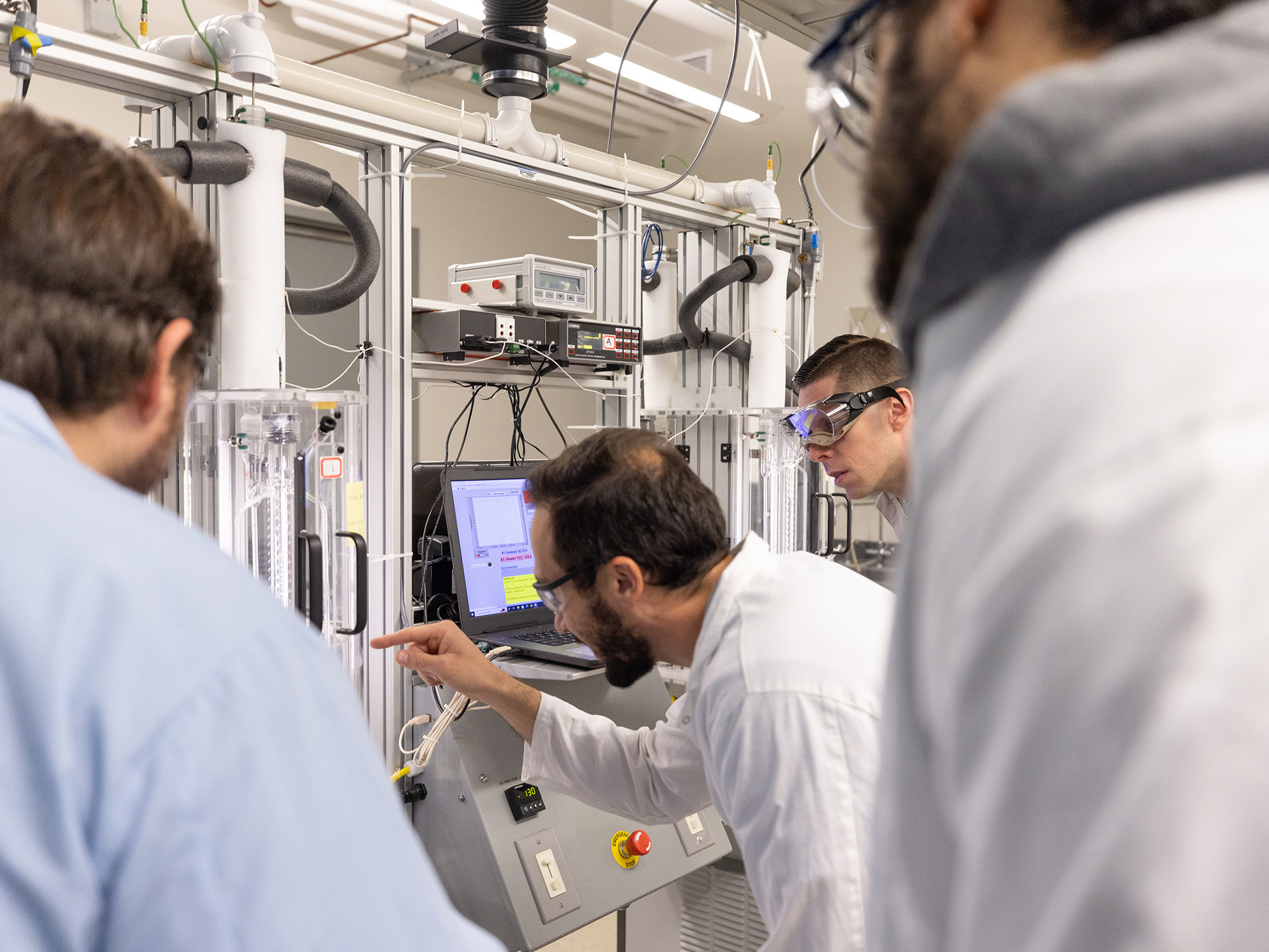 Operating the Vapor Liquid Equilibrium mixer